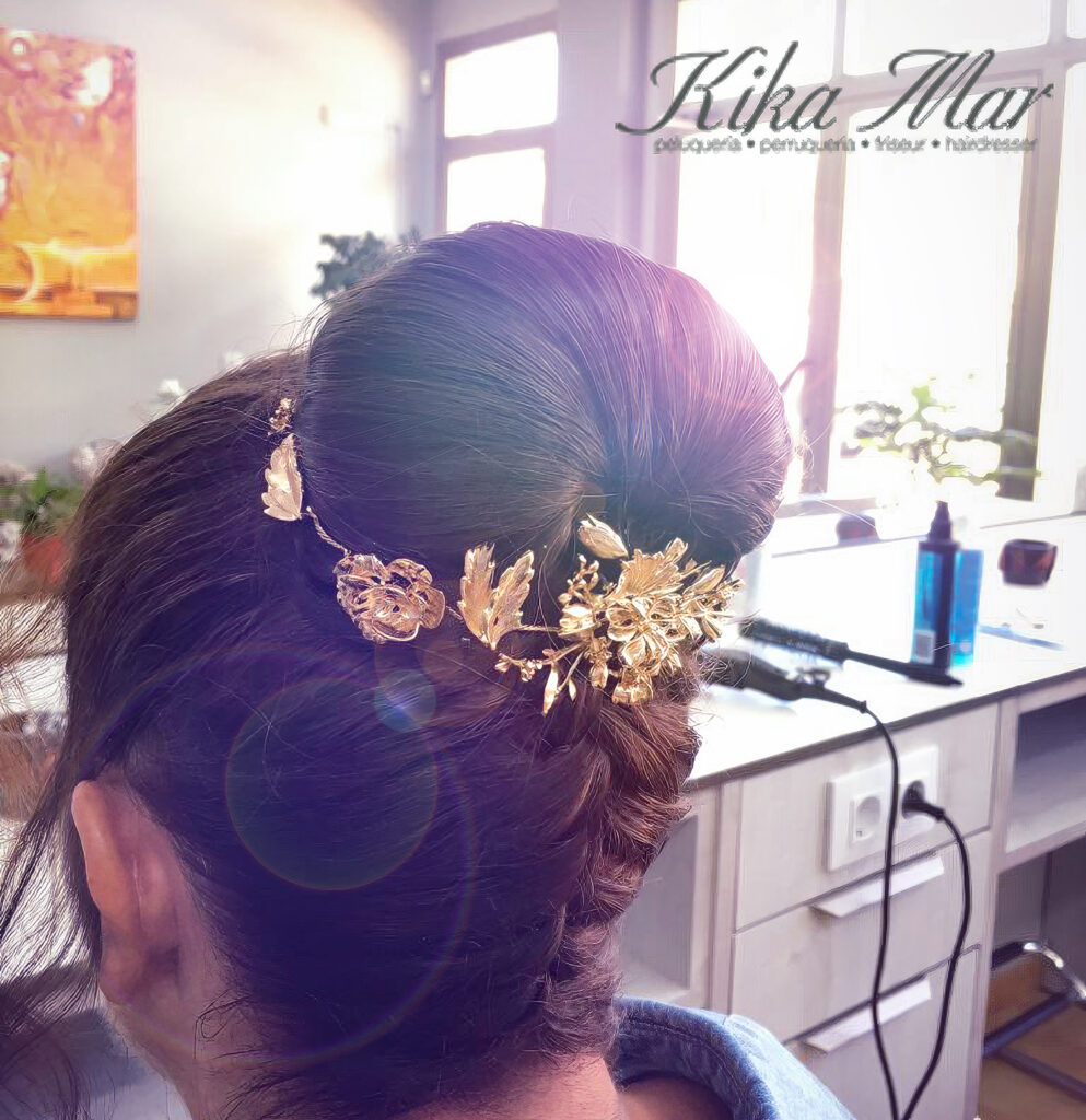 Kika Mar - Crown Photo